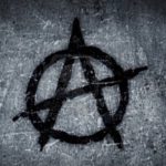 Chi vuole abbattere la democrazia francese?