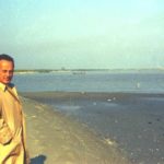 Giorgio Bassani: «un poeta, essenzialmente un poeta» Giorgio Bassani nel Parco del delta del Po, 1972. Foto Archivio Paolo Ravenna. © Archivio Paolo Ravenna