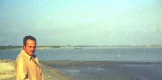 Giorgio Bassani nel Parco del delta del Po, 1972. Foto Archivio Paolo Ravenna. © Archivio Paolo Ravenna