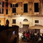 Viaggi nello straordinario dell’ordinario. A Genova, Piazza Caricamento e Via Pré.