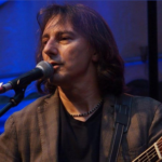 30 anni Camminando. Concert Pippo Pollina à Paris Café de la Danse 1er décembre musique Altritaliani