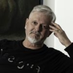 Sandro Pecchiari con la sua raccolta di poesie “Atropo Lachesi Cloto”