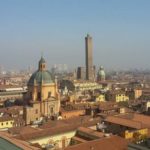 La Bologna di Carlo Lucarelli in ‘Almost Blue’. un libro una città. la bologna di Carlo Lucarelli Altritaliani.net
