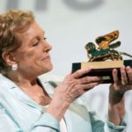 Julie Andrews, una leonessa (ancora) tutta d’oro a Venezia 76. Altritaliani