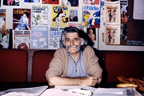 François Cavanna, auteur du livre Les Ritals, à son bureau de Charlie Hebdo en octobre 1978.