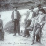 Lavoratori italiani in Francia: I mestieri che hanno fatto la Storia Bambini lavoratori nelle vetrerie. Reperto fotografico inedito © Fondazione e Museo Paolo Cresci di Lucca.
