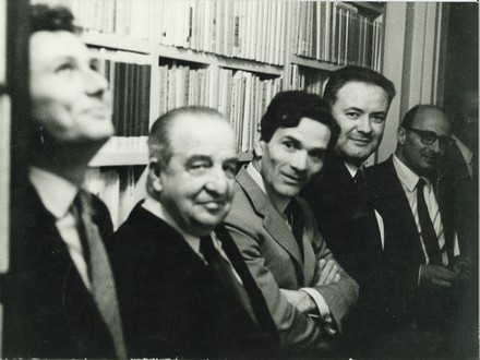Da sinistra a destra Arbasino, Palazzeschi, Pasolini, Volponi e un giovane Mario Pomilio