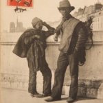 Spazzacamini italiani in Francia. Storia di un’emigrazione secolare. Carte postale: Les Ramoneurs, C. Malcuit, série « Les petits métiers de Paris », n° 8 © Stéphan Massis, collection Silvia Ceccomori