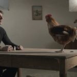 la-cinquieme-saison-sam-louwyck-parla-con-una-gallina-in-una-scena-del-film-247570.jpg