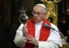 A Naples, San Gennaro a dit «ni» au pape François. le_pape_et_le_sang.jpg